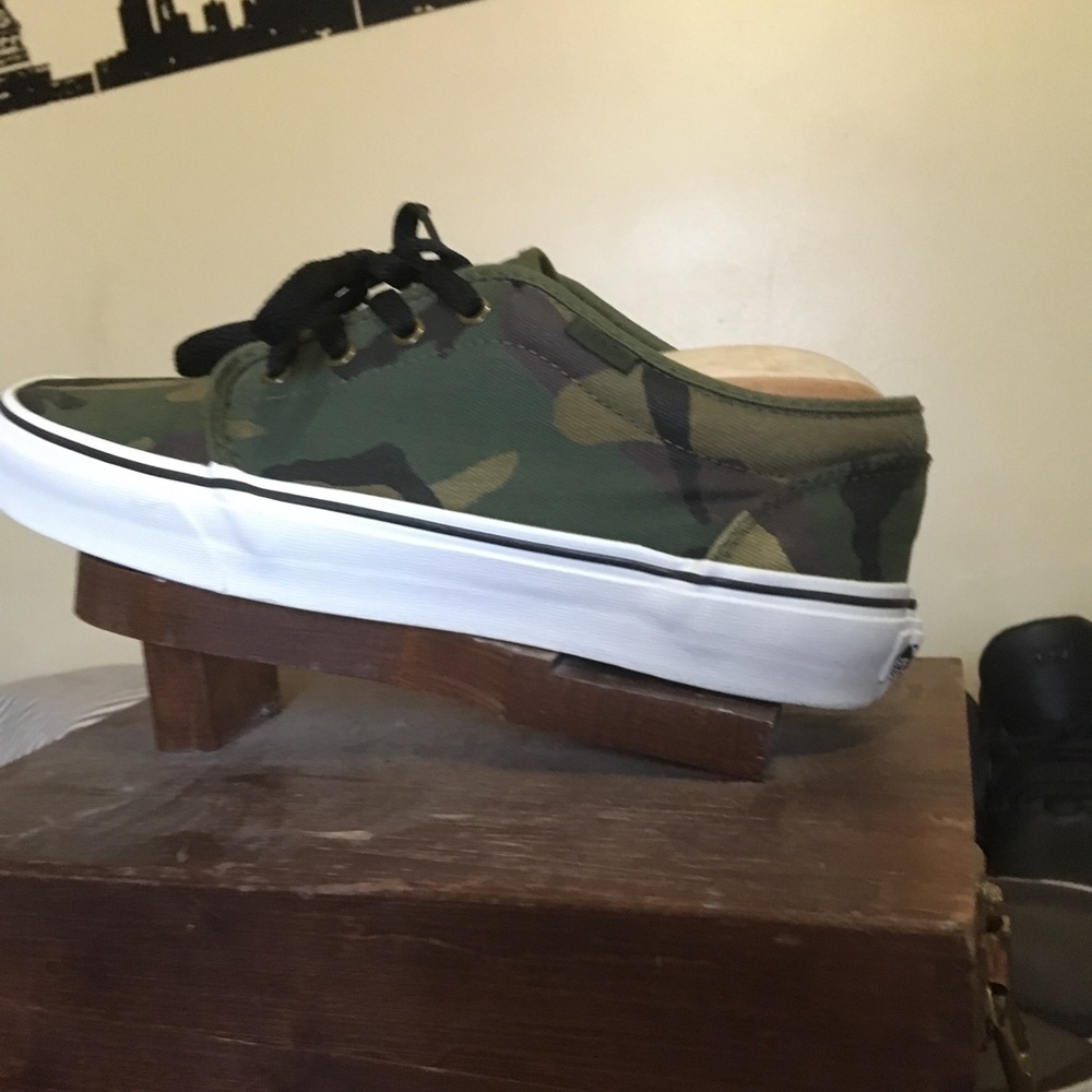 Vans - Picture 4 of 7